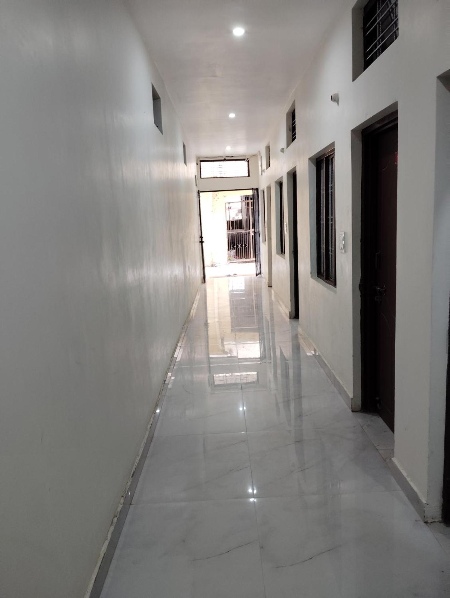 Hotel Narayana Residency Gupta Kāshi エクステリア 写真